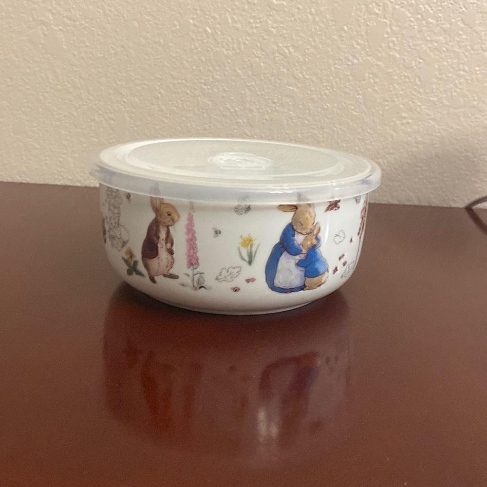 Beatrix Potter PETER RABBIT Porcelain Microwave Storage Bowl Vent Lid Bunny NEW